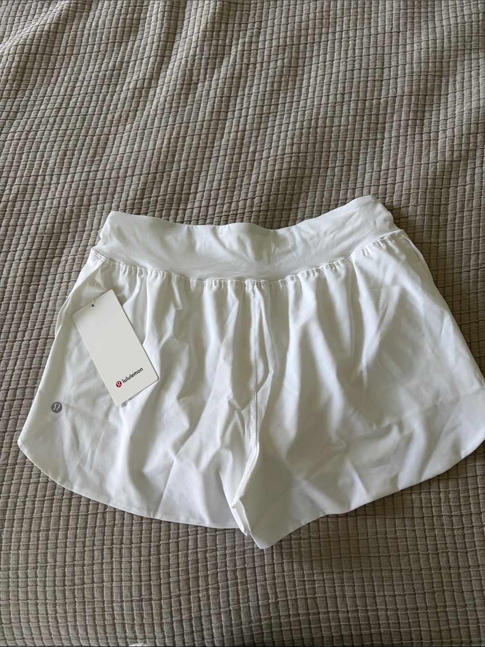 NWT Lululemon Fast and Free Short Sz Medium White - Picture 3 of 4